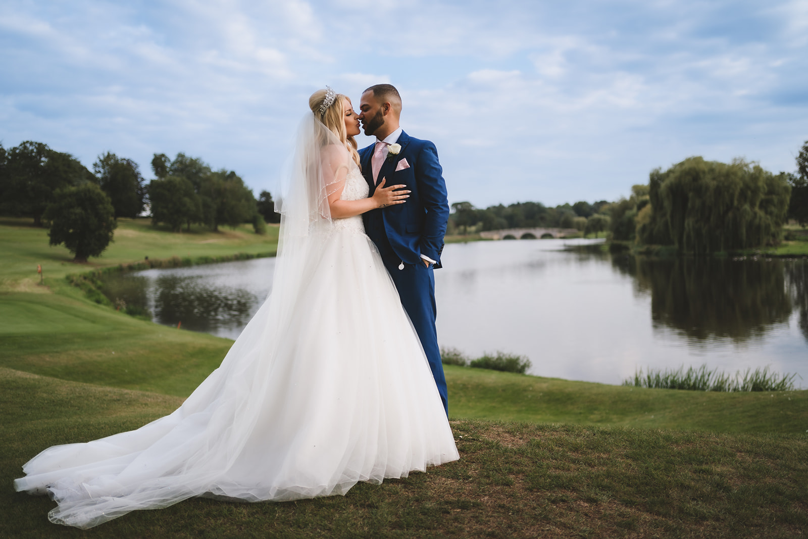 Guide to hiring a top rated Gore Pit Wedding Photographer